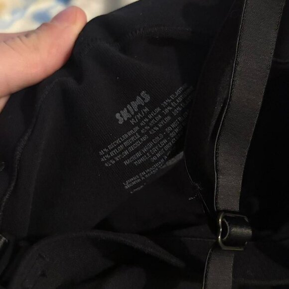 NWOT Skims Shapewear Thong Bodysuit - Picture 3 of 3